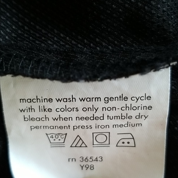 Men's Van Heusen Long Sleeved Button Down - Picture 4 of 5